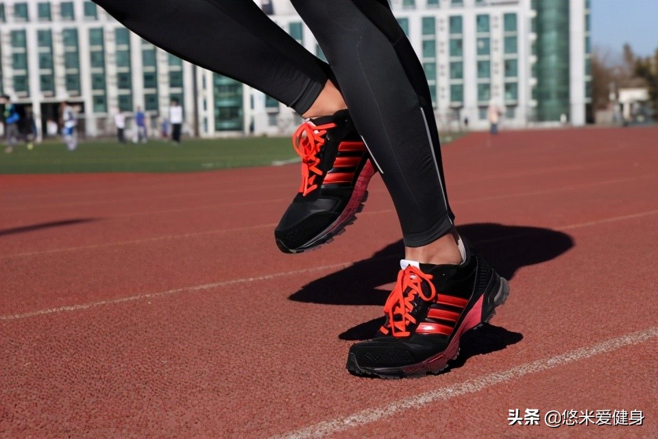 健身练腿怎样不让小腿练粗,健身如何避免肌肉腿