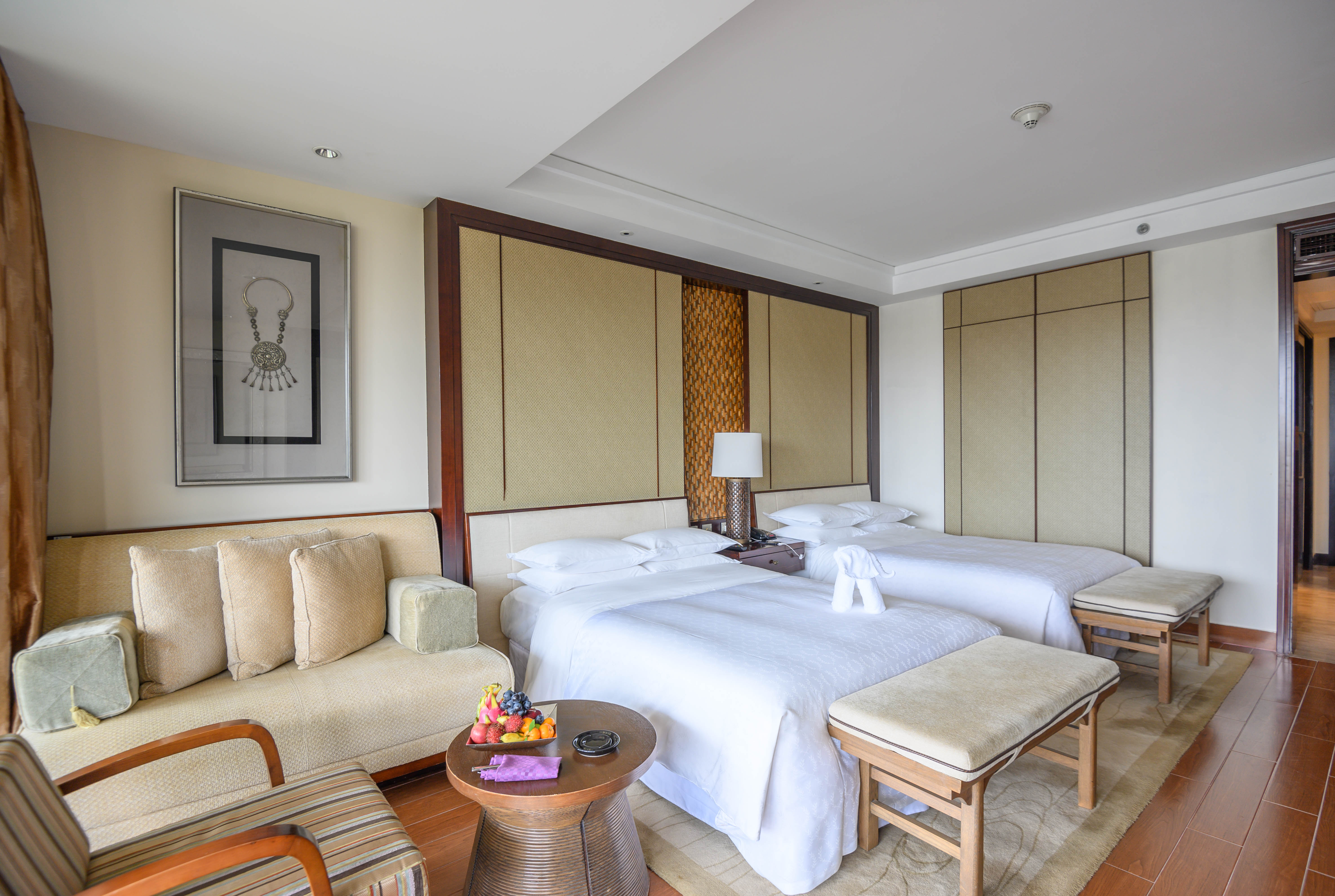 海南不止只有三亚,去万宁玩个冲浪,还有神犬小七拍摄地等着你