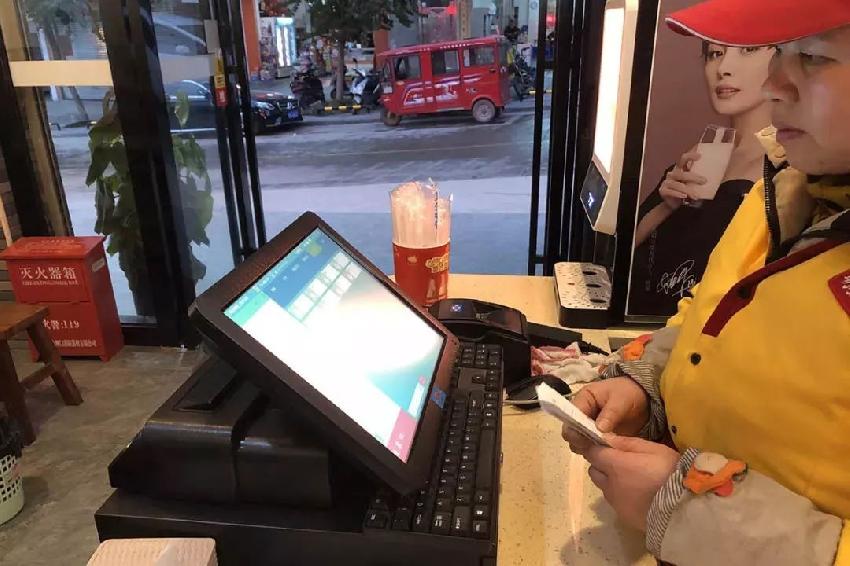 揭秘桂林米粉的生意经！地方小吃是如何开遍全国的？