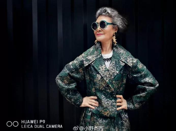 奶奶穿旗袍惊艳了整条街,奶奶穿旗袍惊艳外国人