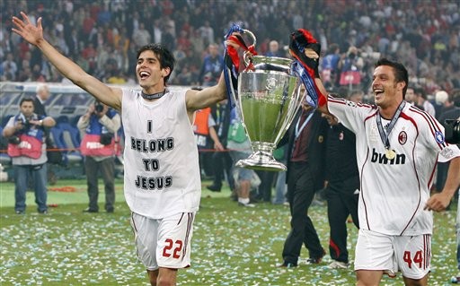 感动伯纳乌全场球迷高喊c罗名字,国米球迷致敬穆里尼奥泪流满面