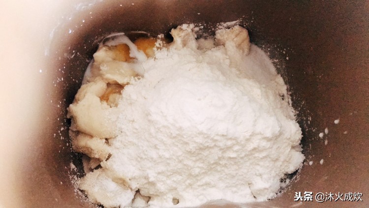 做面包发酵后的面团太湿了怎么办,做面包面团发过了有什么办法