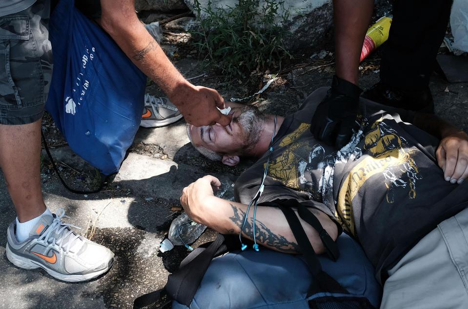 美国马上成为“美洲病夫”！为了“卖毒”，竟公然开设“大烟馆”