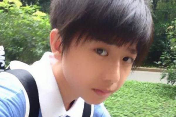 蔡徐坤成长照1岁到20岁,蔡徐坤出道前旧照曝光