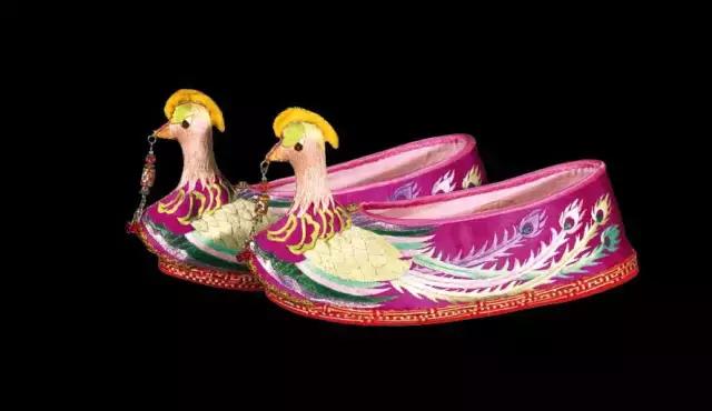 最好看的手工绣花鞋,老一辈手工艺术绣花鞋