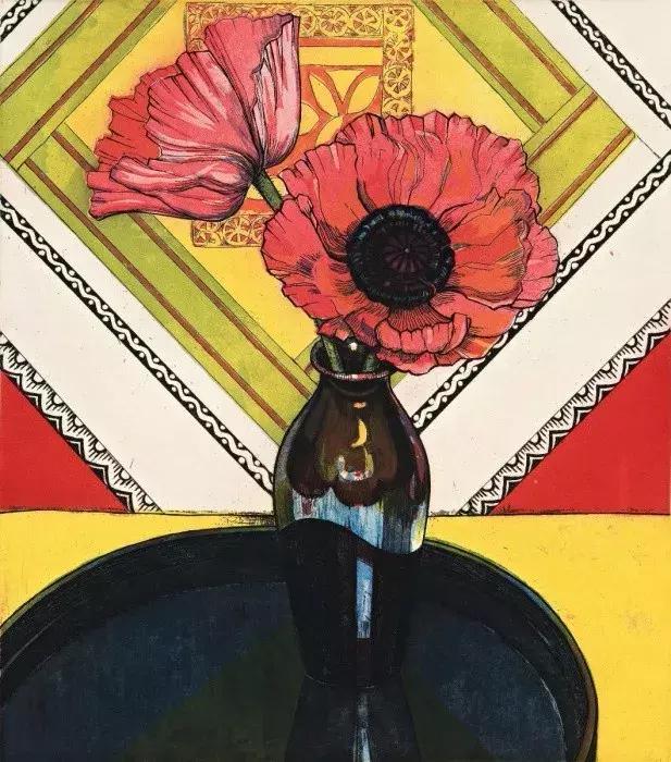 她72岁，画了50多年的画，花儿在她笔下都有了个性