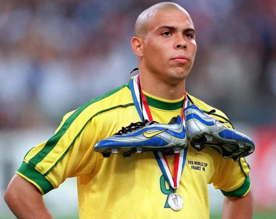 齐达内和大罗在哪个队一起踢球,足球齐达内大罗