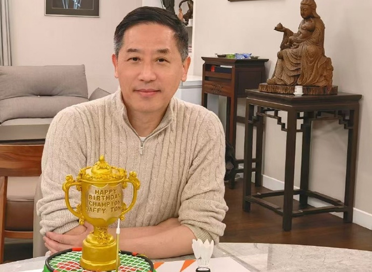 张国荣唐鹤德简历,张国荣唐鹤德相册