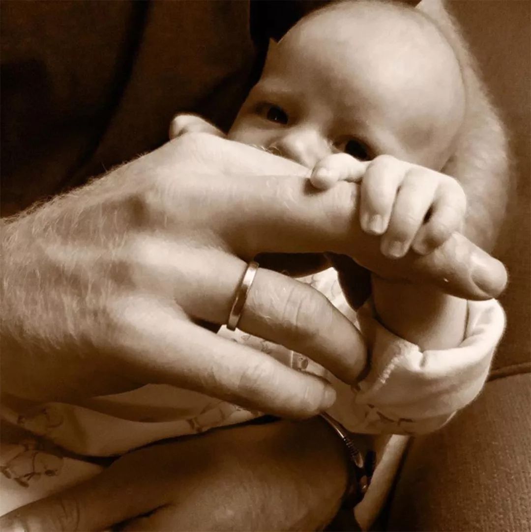 梅根跟哈里几岁结婚,梅根与哈里的婚礼