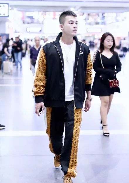 mcm为什么有的深有的浅,mc为什么喜欢奚梦瑶