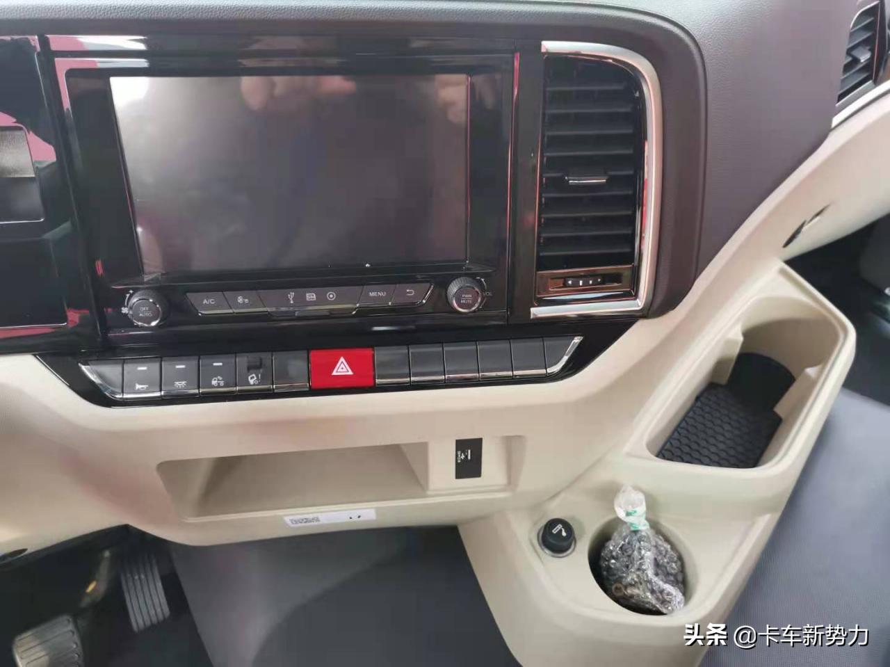 谁是重卡之王,陕汽德龙x5000490马力自动挡介绍