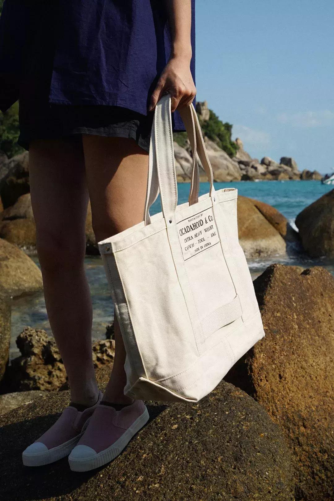 旅行中总会遇到形形色色的人,旅行中总是有两种人