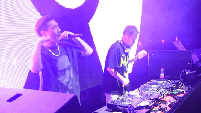 网红酒吧蹦迪卡点,极致氛围网红酒吧