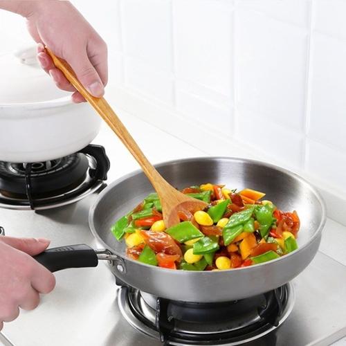 收入超过7位数的主播，推荐了一次不粘锅，为什么被骂这么惨？