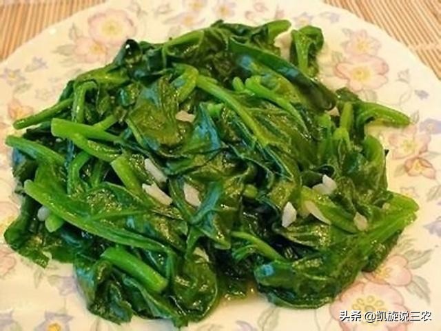 原产巴西路边常见草本,在国外没人要的野草