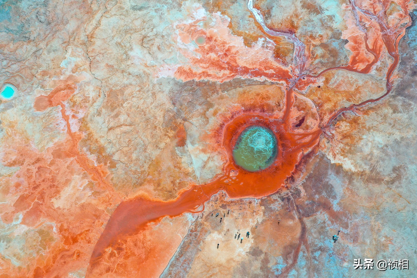 可可西里茫崖艾肯泉魔眼风景,青海恶魔之眼艾肯泉有多深