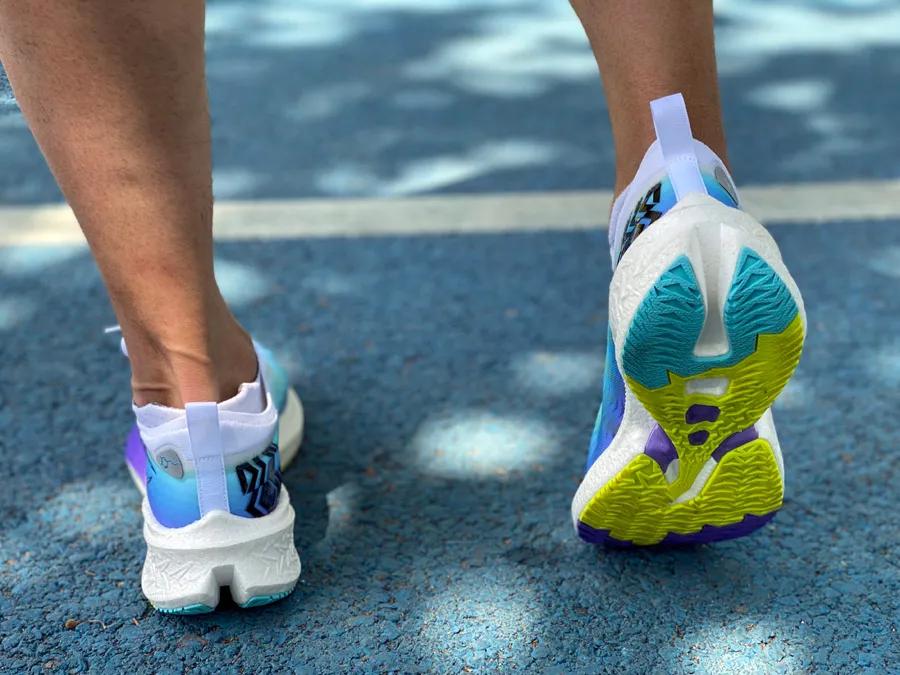 飞电discovery多巴胺为什么贵,李宁飞电discovery跑鞋