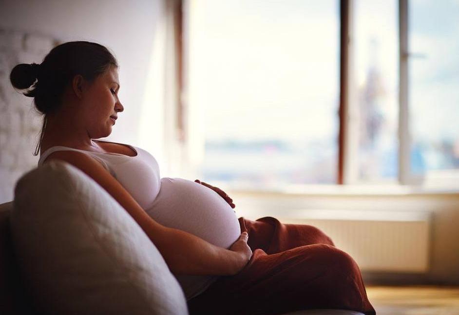 受精卵着床，女性身体会有感觉吗？医生：有3种感觉可能就是怀了