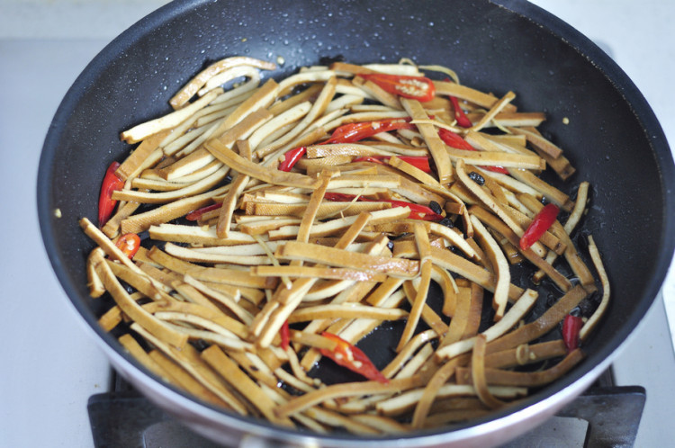 豆腐干怎么做成肉的味道,怎样做出来的豆腐干筋道