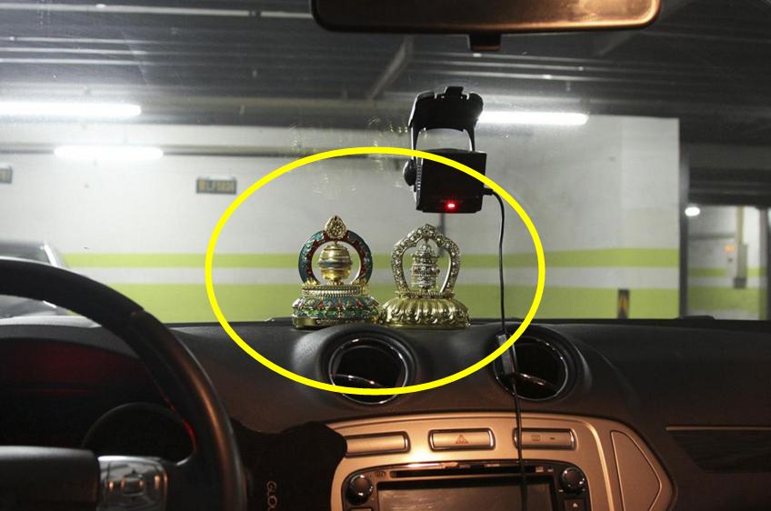 车上必备这六个小物件,车上装饰品摆件会被罚款吗