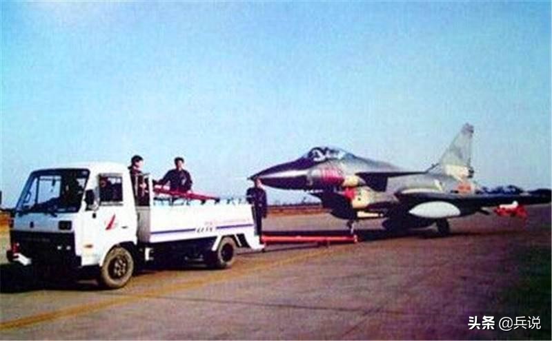 回顾歼10首飞：3秒钟，漏3滴油，总师宋文骢彻夜不眠