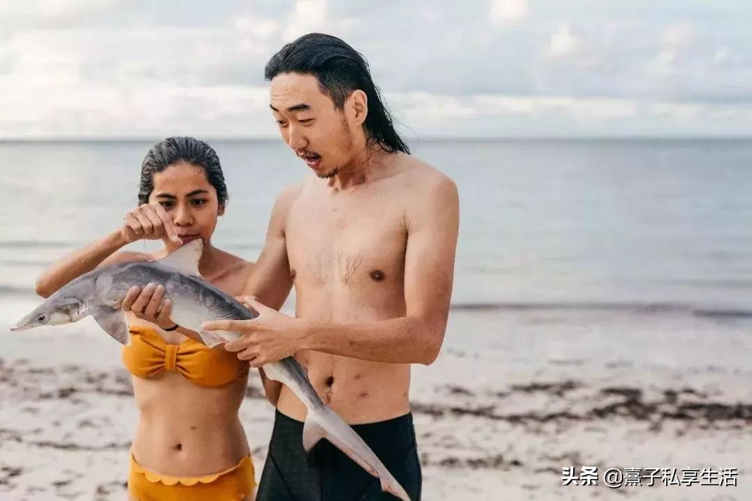 环游世界夫妻赚了十个亿,情侣环游世界视频