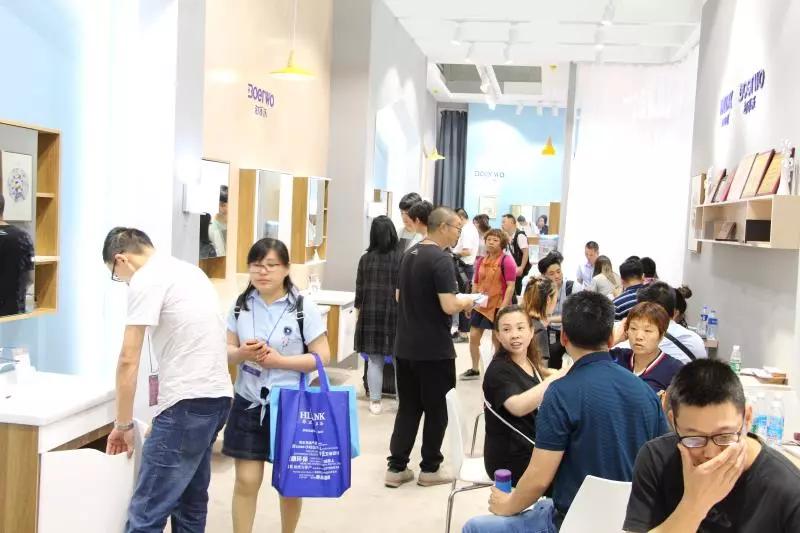 专门做浴室柜的有哪些品牌,国内浴室柜做得最好的品牌有哪些