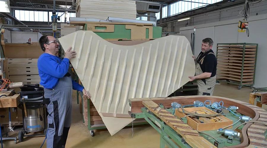 1681年德国造的古钢琴视频介绍,德国施坦威钢琴制造过程