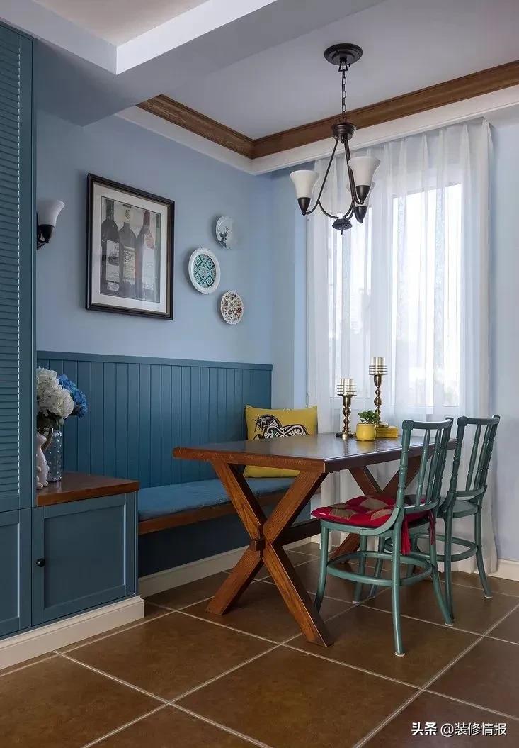 进门就是客餐厅一体卡座设计,餐厅全卡座设计效果图