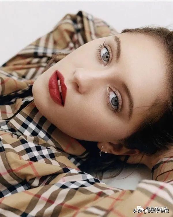 巴宝莉潮流服装,巴宝莉引领欧洲x型服装廓形潮流