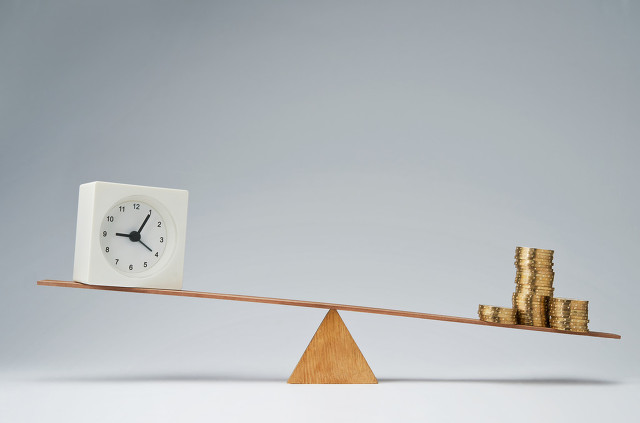 全民负债的时代,那些靠以贷养贷维持生活的人,该如何度过难关?