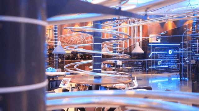 周末带孩子去海洋球里玩,带孩子去海洋球玩儿的地方在哪