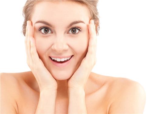 一孕丑三年：长斑爆痘皮肤变黑……避开这些成分安心变美