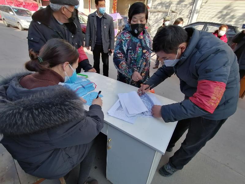 商城县鲇鱼山路改造,街道开展小区封闭管理