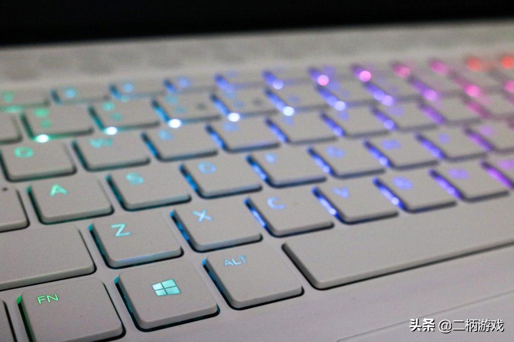 外星人m15r3顶配深度评测,外星人笔记本测评m15r3官翻机