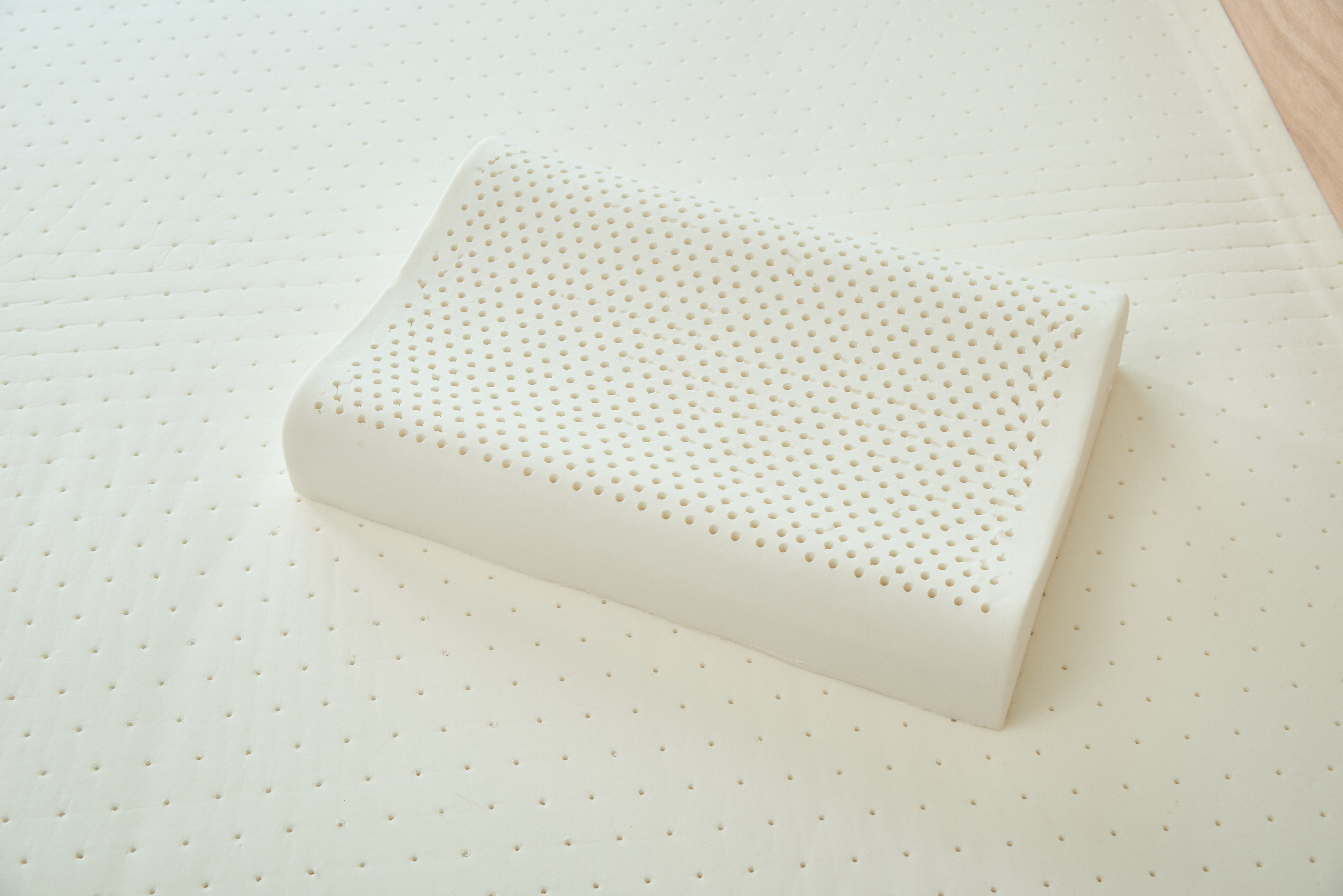 乳胶枕有很大橡胶味,新买回来的乳胶枕有味怎么办