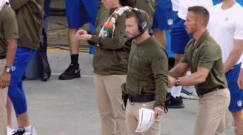 这可能是整个体育圈最扯的工作……