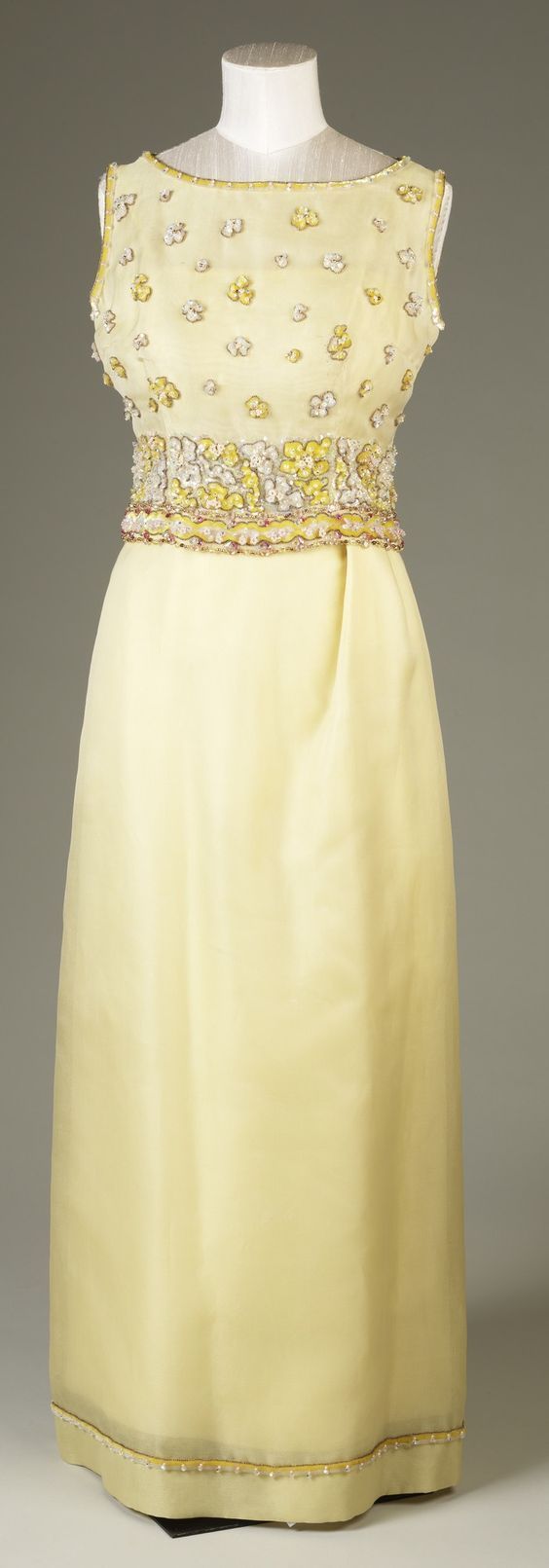 伊丽莎白女王礼服,伊丽莎白女王的礼裙