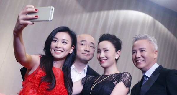 半个娱乐圈为她的产品站台，然后她一年交税21亿