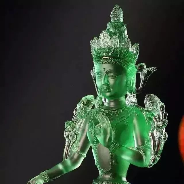 泰国镇国至宝，价值20亿的翡翠佛很可能不是翡翠！