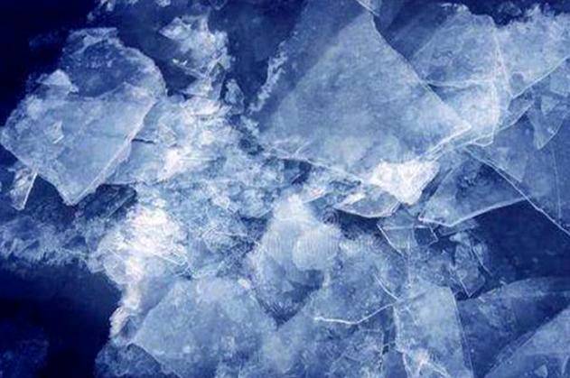 水烧到105会结冰是什么原因,水加热到105度不会沸腾反而结冰