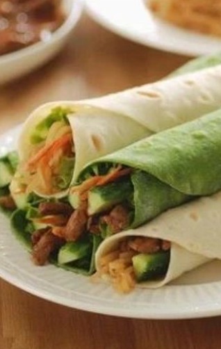 绿豆芽长叶长根还能吃吗,绿豆芽长叶子了要种土里吗