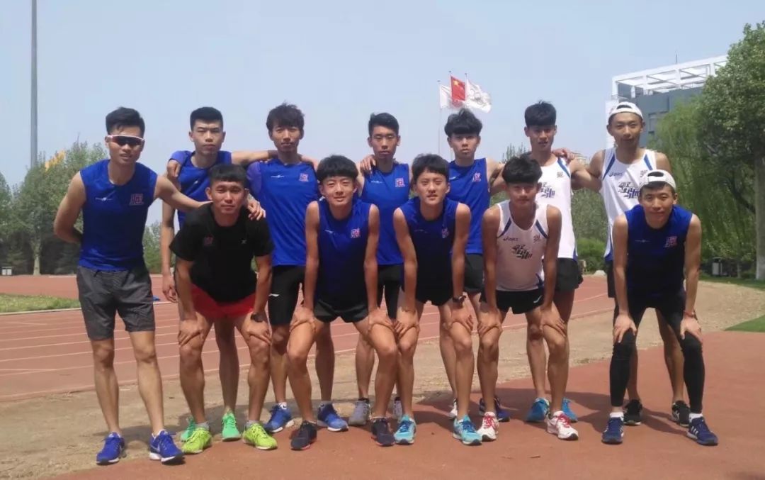 20岁小将王东辉半程“飚出”65分50秒，恩师郑凯谈中长跑基础训练