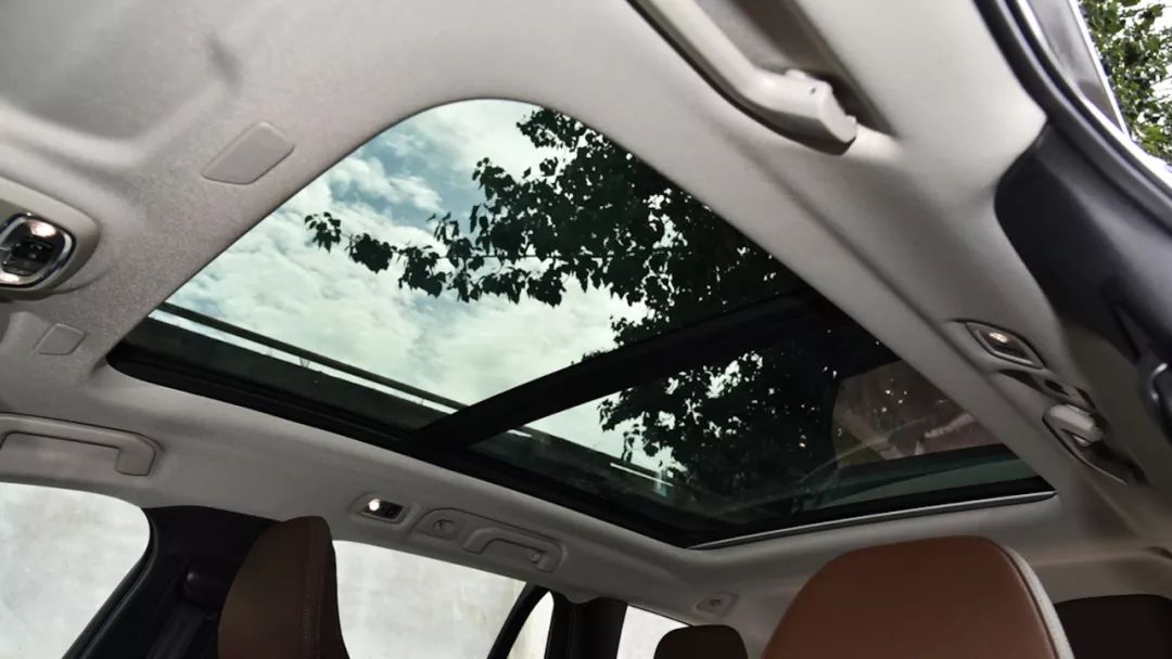 沃尔沃旅行车v60和v90碰撞测试,沃尔沃旅行车v6017年二手车价格