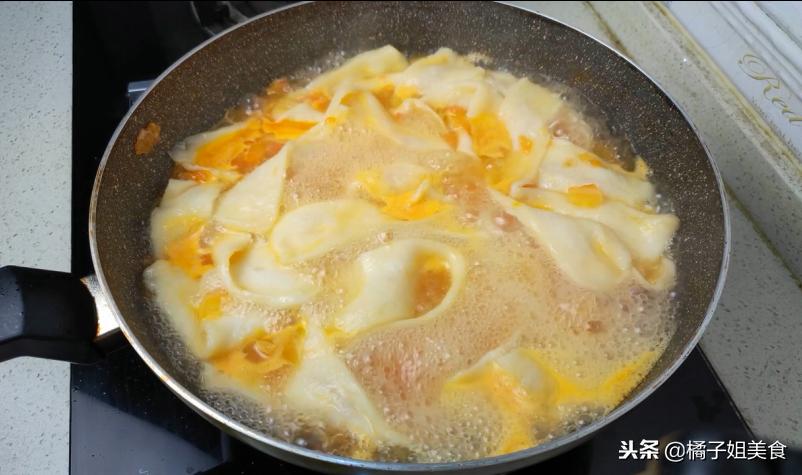 手工面条纯手工制作方法,手工面条做法不用擀面杖不用醒面