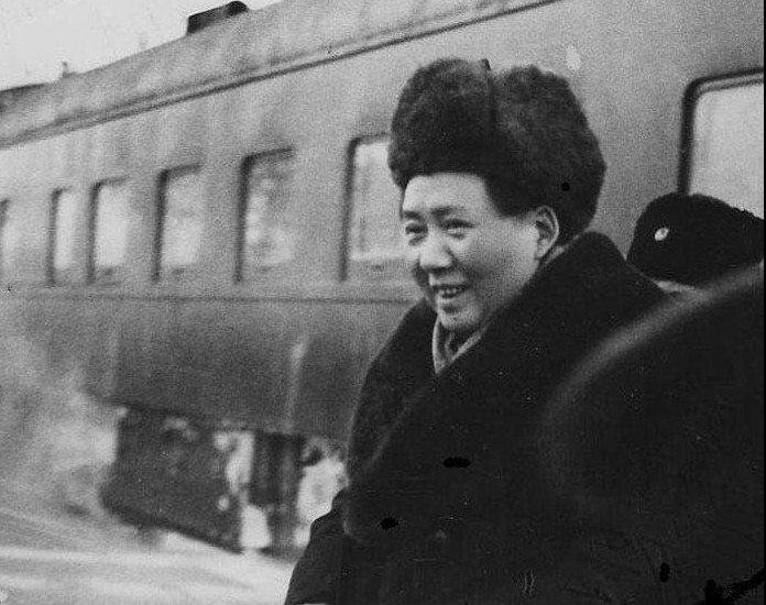 斯大林70大寿时,毛*东泽**为何送2万斤大葱萝卜白菜梨?别有用意