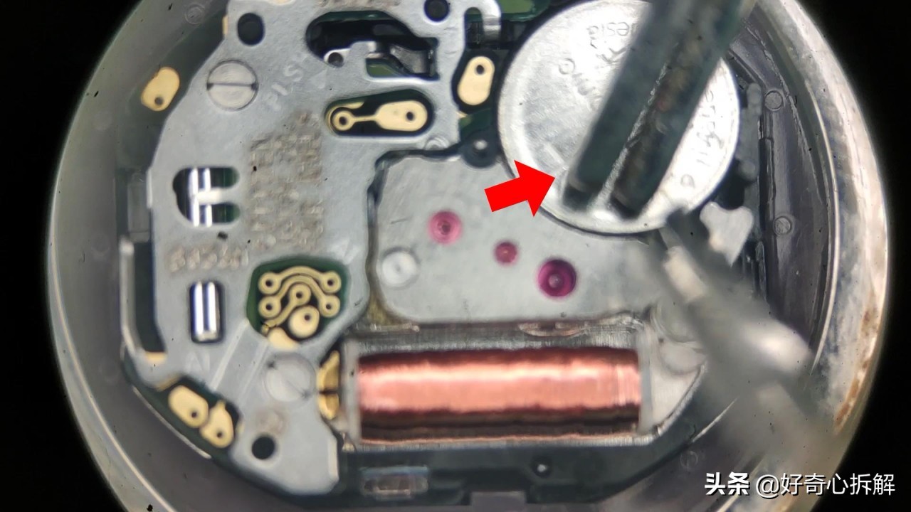 西铁城光动能电池如何正确充电,西铁城光动能手表换电池教程