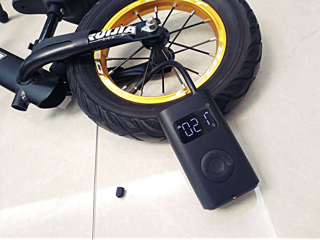 米家充气宝1s与骑行智能充气宝,米家充气宝1s充电时灯乱闪烁