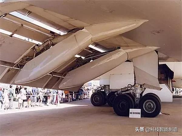 客机的机翼为什么那么长,民航飞机机翼为什么是在下方