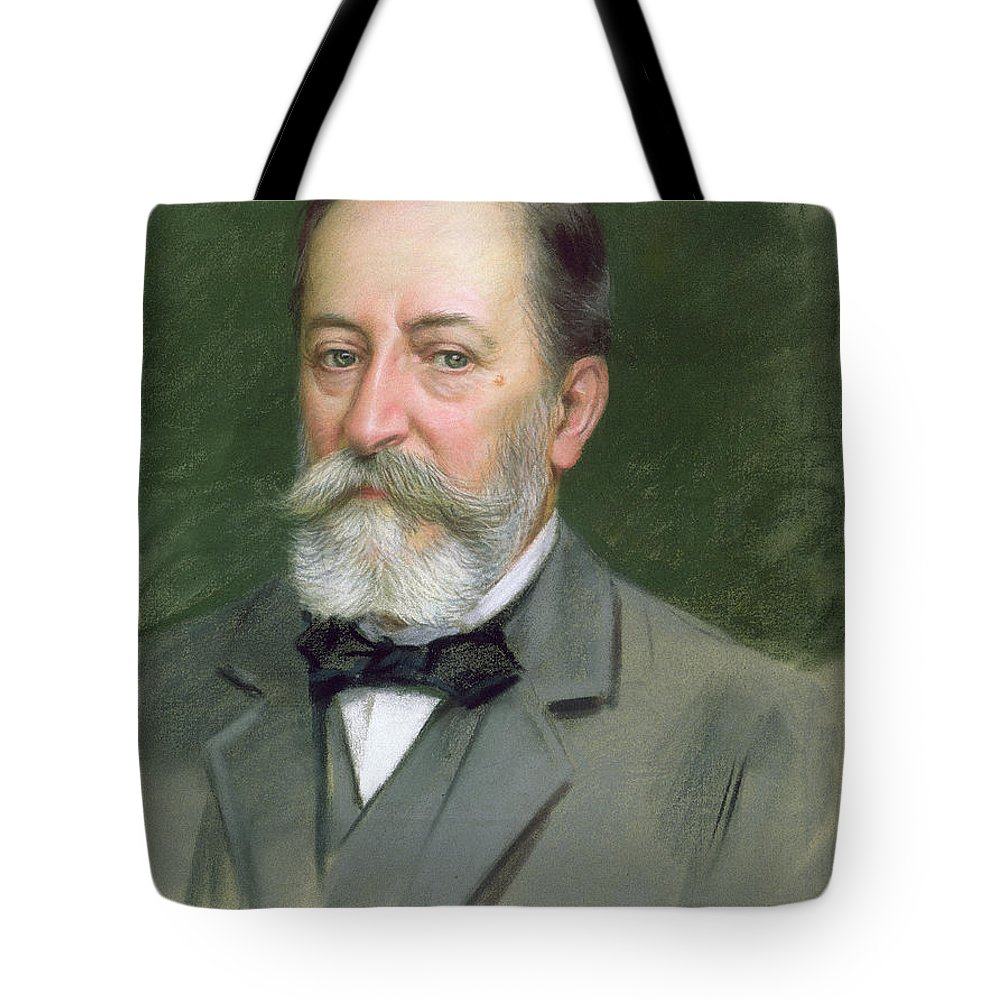 纯正古典别墅风格,风格庄重和谐